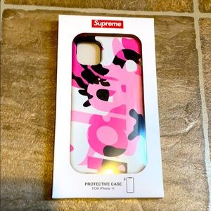 Supreme iPhone case 11 NEW